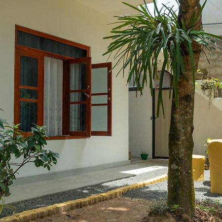 Lakru Home Stay Weligama Exterior photo